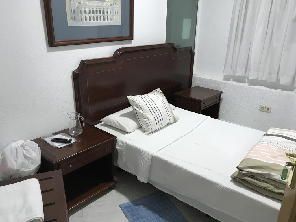 Hostal Lavapies Madrid Eksteriør billede