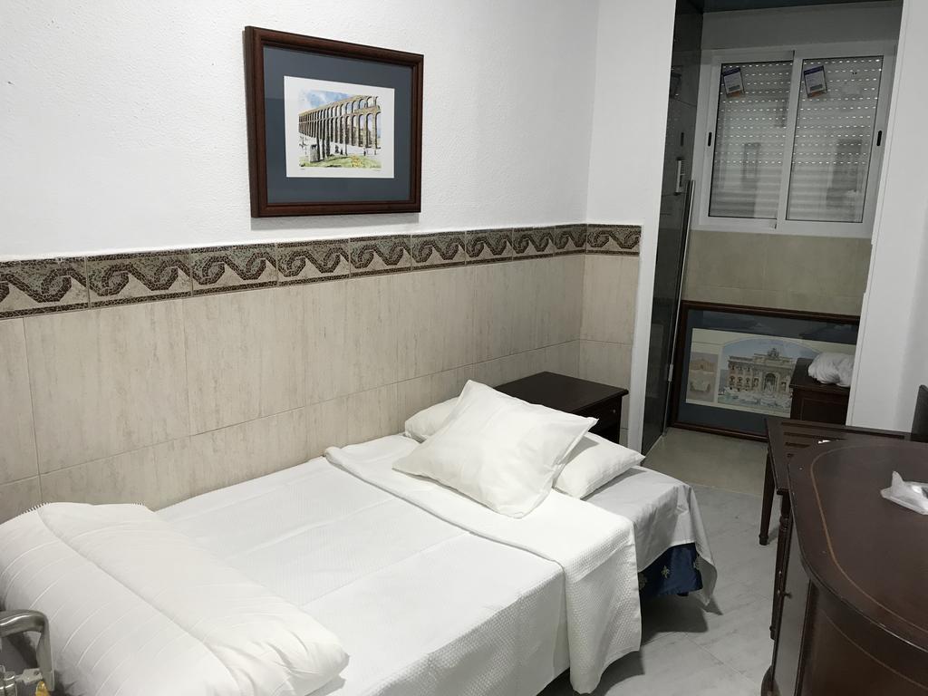 Hostal Lavapies Madrid Eksteriør billede