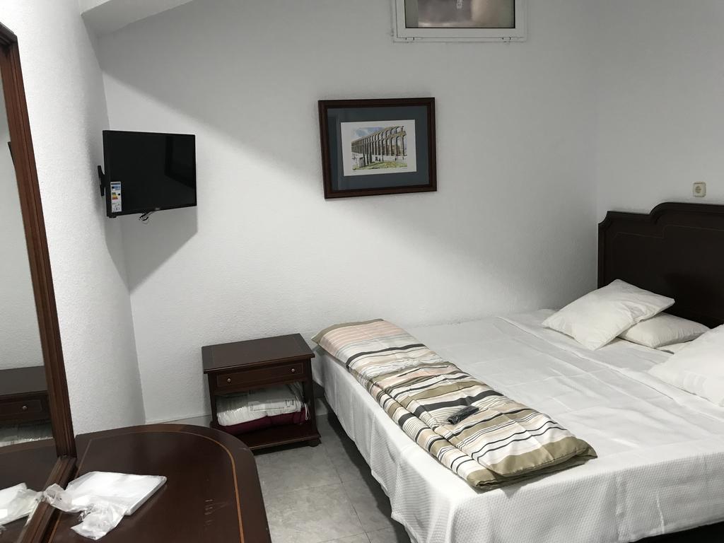 Hostal Lavapies Madrid Eksteriør billede