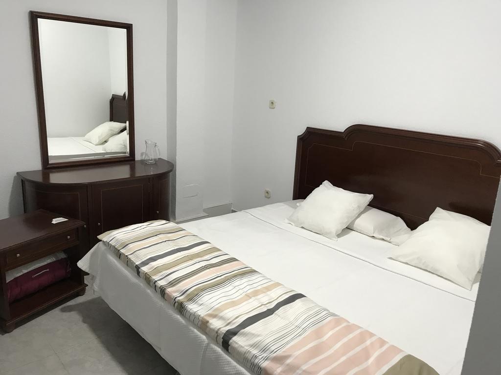 Hostal Lavapies Madrid Eksteriør billede