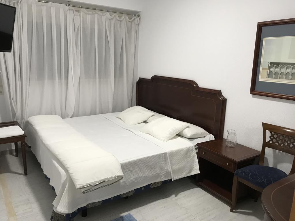 Hostal Lavapies Madrid Eksteriør billede