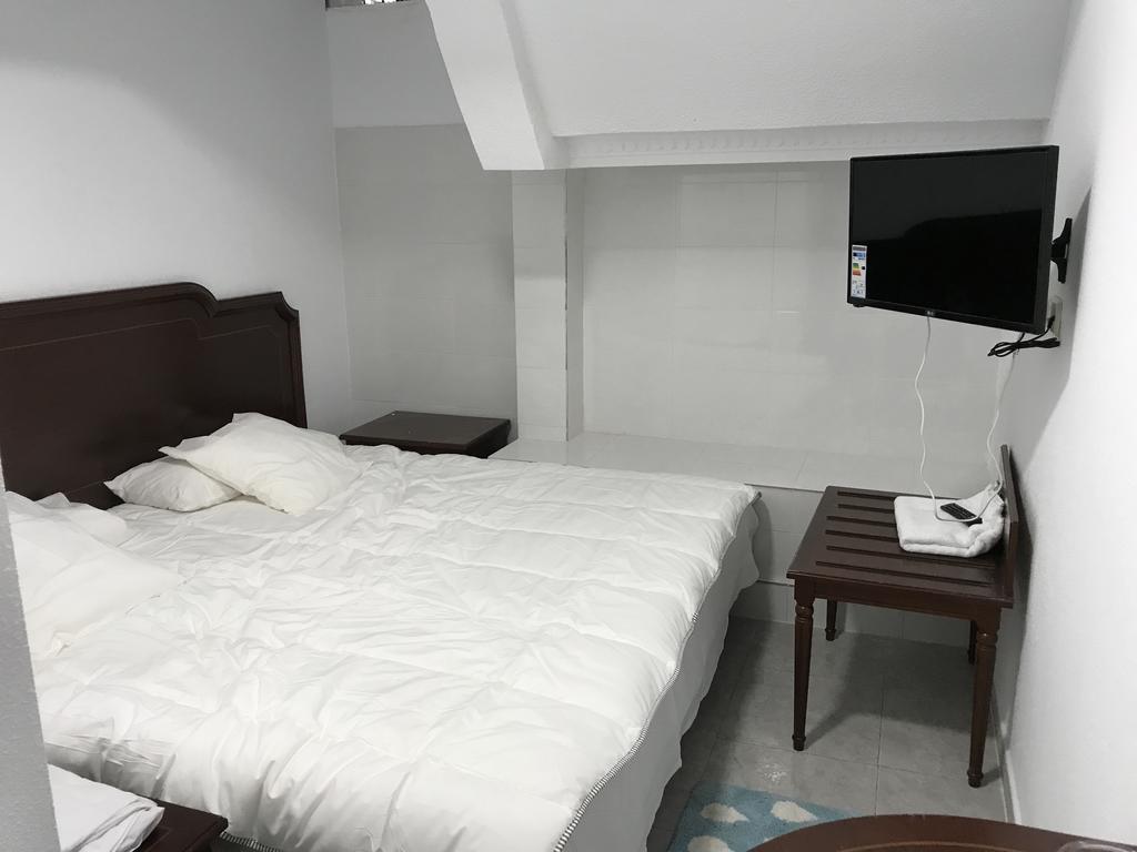 Hostal Lavapies Madrid Eksteriør billede