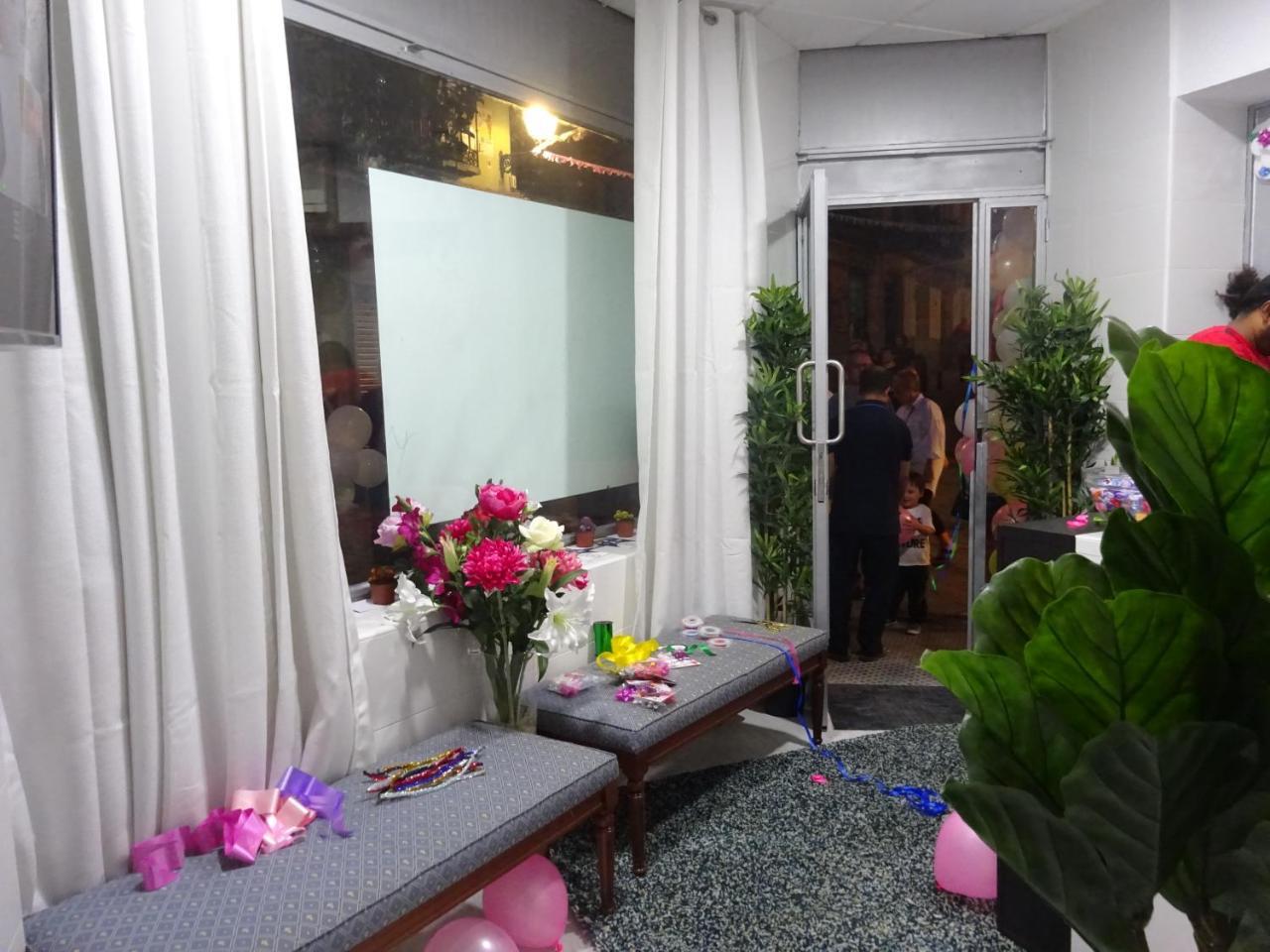 Hostal Lavapies Madrid Eksteriør billede