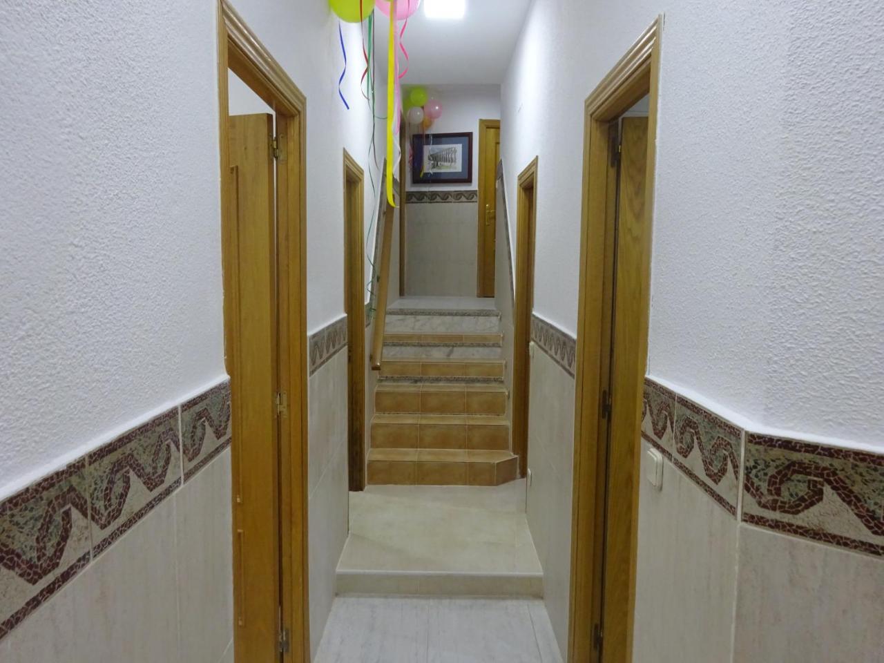 Hostal Lavapies Madrid Eksteriør billede