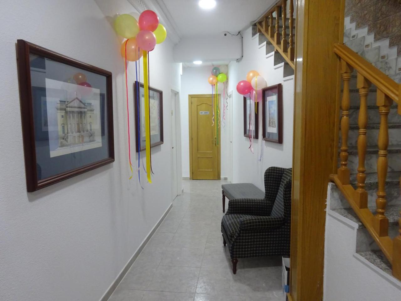 Hostal Lavapies Madrid Eksteriør billede