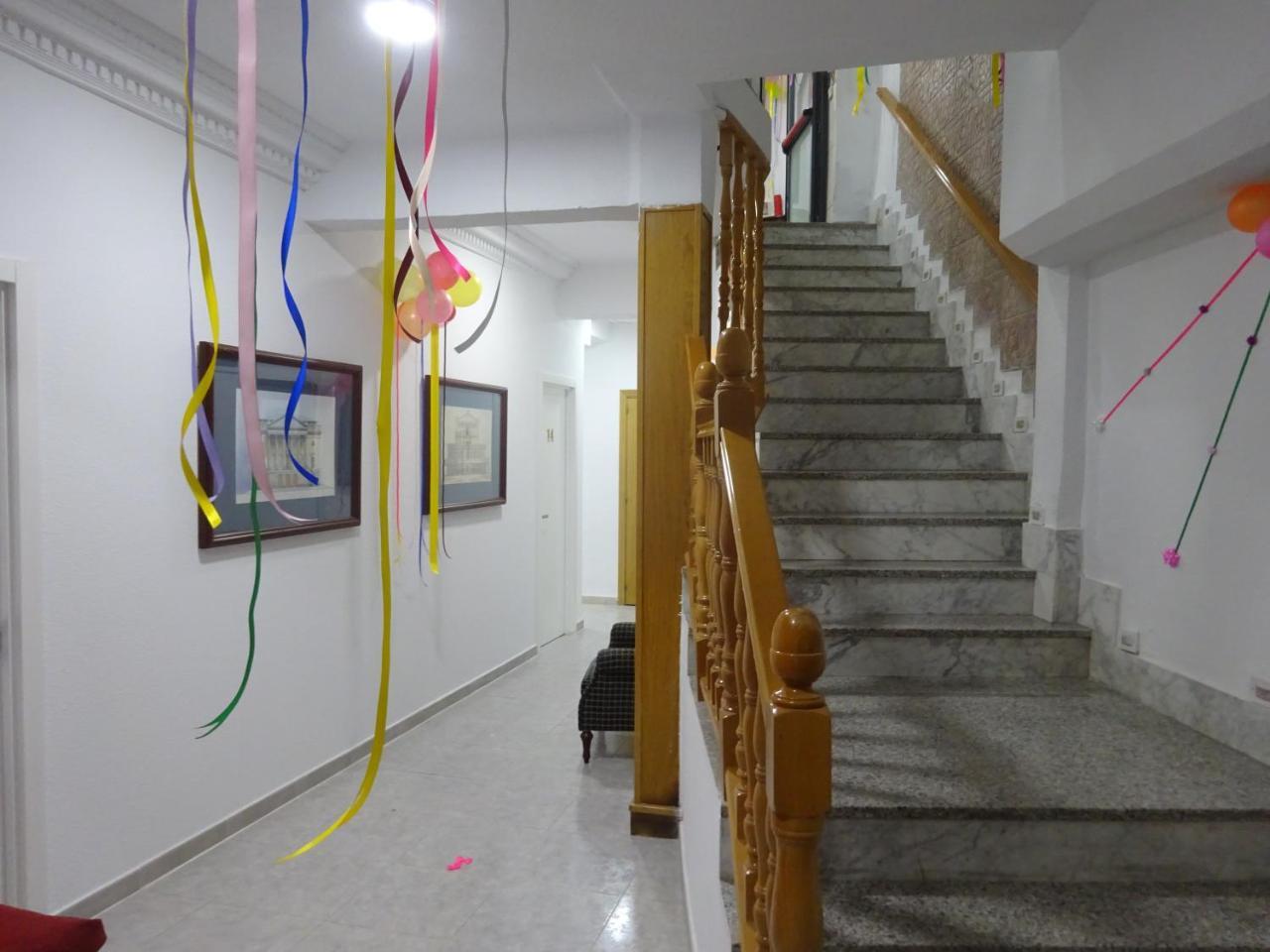 Hostal Lavapies Madrid Eksteriør billede