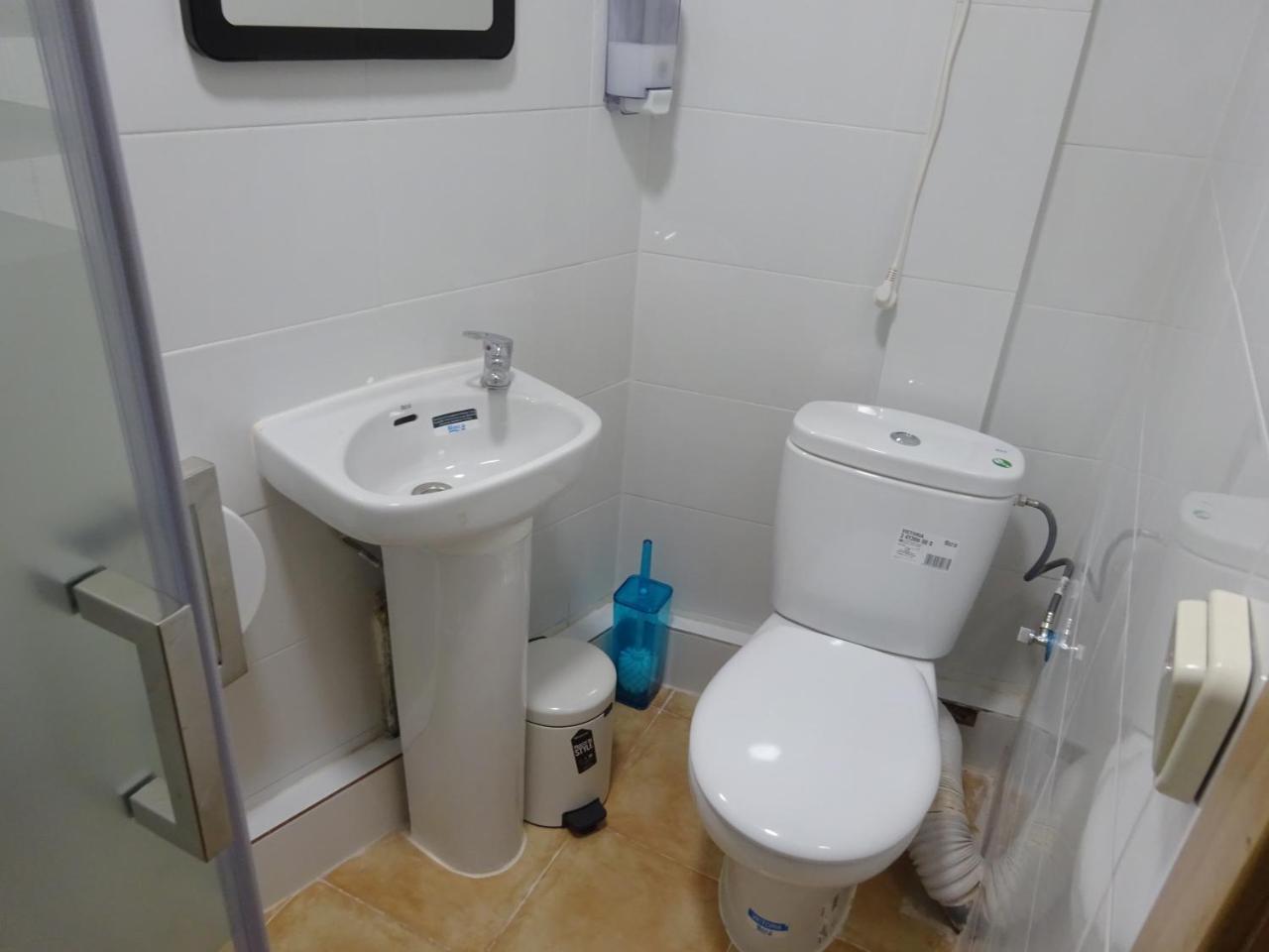 Hostal Lavapies Madrid Eksteriør billede